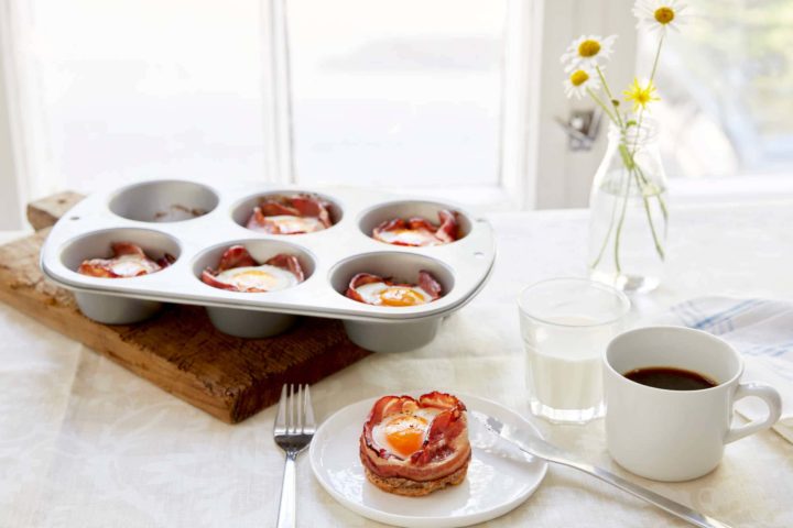 Muffins med egg og bacon